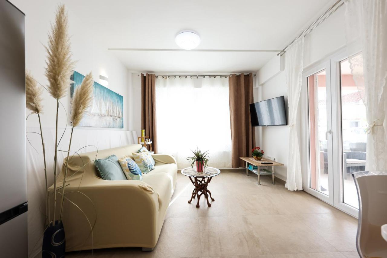 Apartment Puntamika Villa De Rosa - Ground floor Zadar Buitenkant foto