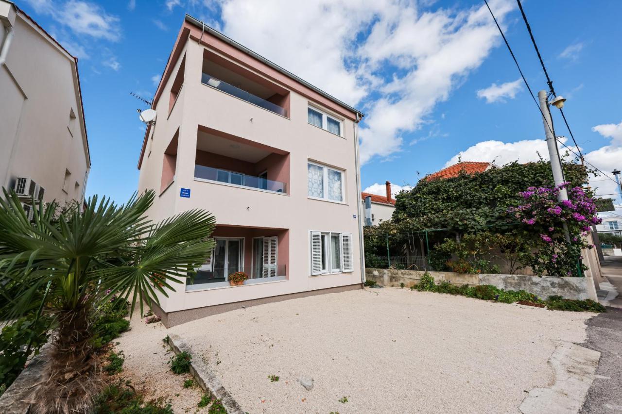Apartment Puntamika Villa De Rosa - Ground floor Zadar Buitenkant foto